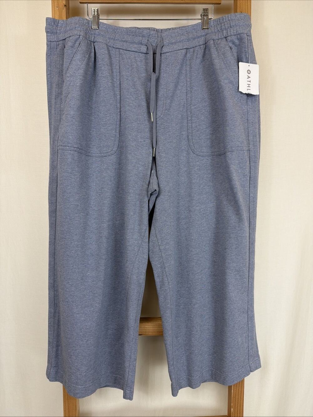 NWT Athleta Blue Farallon Wide Leg Cropped Activewear Pants #1436 Size 22